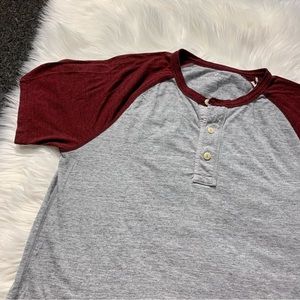 AMERICAN EAGLE OUTFITTERS Henley Short Sleeve Gray Casual Shirt Men's Size M